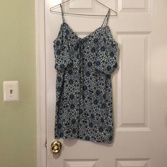 Cold shoulder dress - Picture 2 of 3